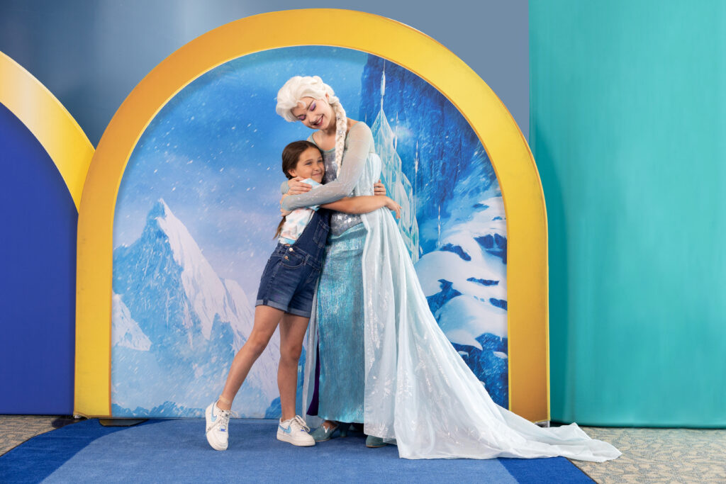 https://www.disneyonice.com/wp-content/uploads/2023/10/20230513_D34B_CaracterExp_2B5A1381-Edit-1-1024x683.jpg